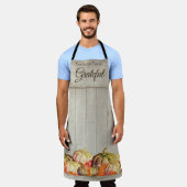 ファームハウス秋ウォーターカラーパンプキンス紅葉 エプロン (着用した状態)
