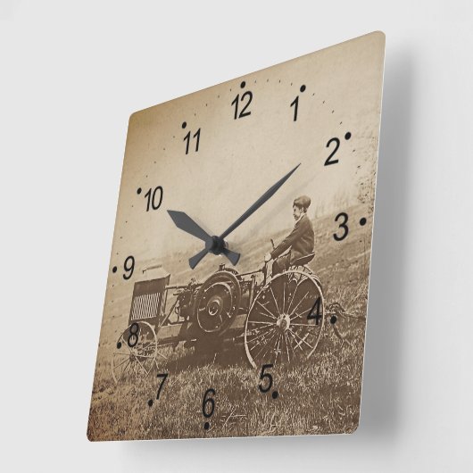 ファームボーイ&アンティークトラクターブラウン スクエア壁時計 (傾斜)