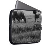 ファームライフNo文字、カウファミリー ラップトップスリーブ (正面右)