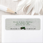 ファーム納屋周囲の庭トラクターバースデーパーティーの招待 ラベル (インサイチュ)