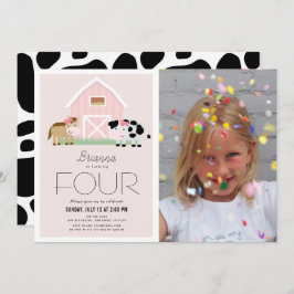 ファーム納屋周囲の庭ピンクガールフォト誕生日 招待状