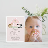 ファーム納屋周囲の庭ピンクガール写真1st誕生日 招待状 (スタンド正面)