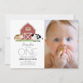 ファーム納屋周囲の庭ホワイトジェンダーニュートラル1歳の誕生日 招待状 (正面)