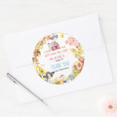 ファーム納屋周囲の庭動物誕生日サンキュー ラウンドシール (封筒)