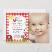 ファーム誕生日招待状納屋周囲の庭誕生日パーティー 招待状 (正面)