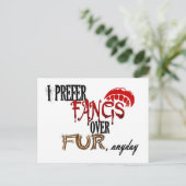 ファー上の牙 ポストカード (スタンド正面)