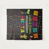 フィエスタエンゲージメントシャワーバックドロップ タペストリー (正面(横))