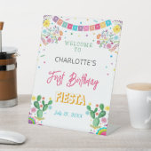 フィエスタ誕生日、ウェルカムペデスタルサイン 台座サイン (インサイチュ)