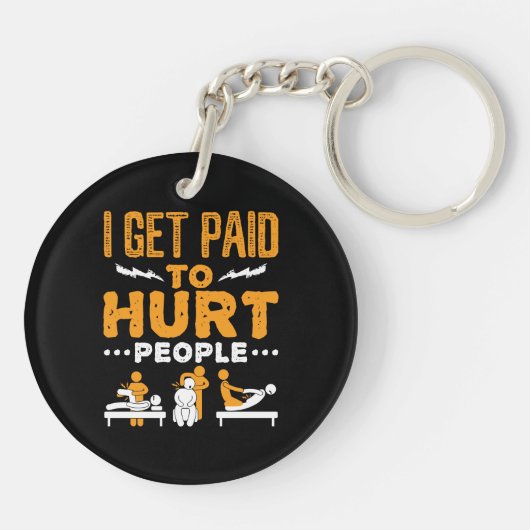 フィジカルセラピーが人を傷つけると給料が上がる キーホルダー (裏面)
