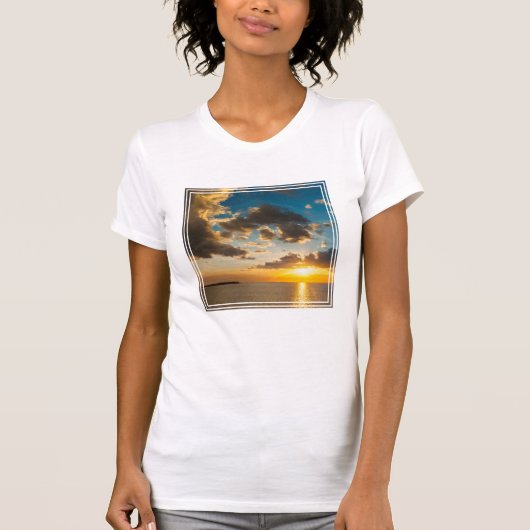 フィジー、オホーツク海上のサンセット Tシャツ (正面)