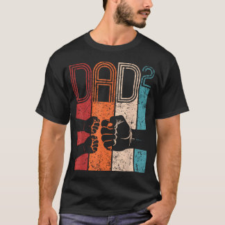 フィストバンプダッドスクエアードレトロお父さん二人 Tシャツ