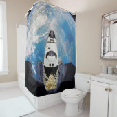 フィッシュアイビュー宇宙シャトルアトランティスアース軌道 シャワーカーテン (インサイチュ)