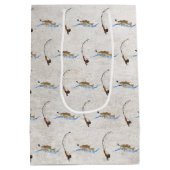 フィッシュオンヴィンテージ魚釣りポールメディア抱き枕 ミディアムペーパーバッグ (裏面)