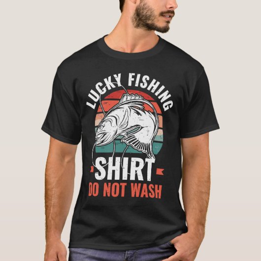 フィッシュハンターとフィッシャーマンの幸運魚釣り7 Tシャツ (正面)