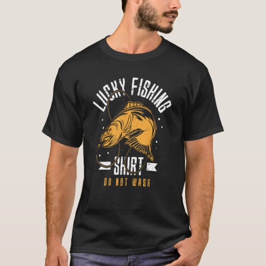 フィッシュハンターとフィッシャーマンの幸運魚釣り9 Tシャツ (正面)