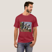 フィッシュTシャツを持つツノメドリ Tシャツ (正面フル)