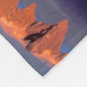 フィッツ・ロイ・グループ氷河湖に反映 フリースブランケット (角)