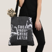 フィットネスジムトレーニングボディビル やる気を起こさせる トートバッグ (クローズアップ)