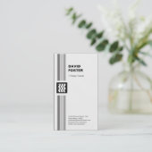 フィットネストレーナー – モダン白黒 名刺 (スタンド正面)