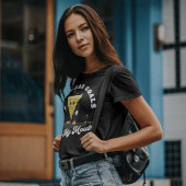 フィットネスピザを口に入れて – 新年の決意 Tシャツ