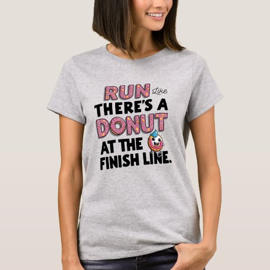 フィニッシュラインでのおもしろいフィットネス解決 Tシャツ (正面)