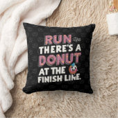 フィニッシュラインでのドーナツおもしろいフィットネス動機 クッション (ブランケット)