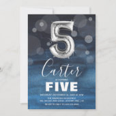 フィフス誕生日シルバーバルーン|青のパーティー 招待状 (正面)