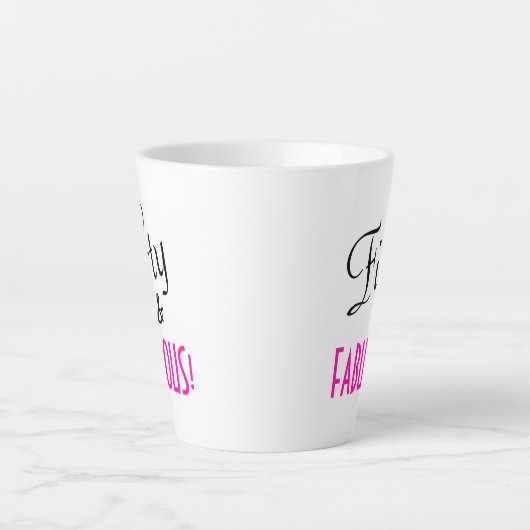 フィフティー&ファブラスレトロブラック&ピンク50誕生日 カフェラテマグ (正面)