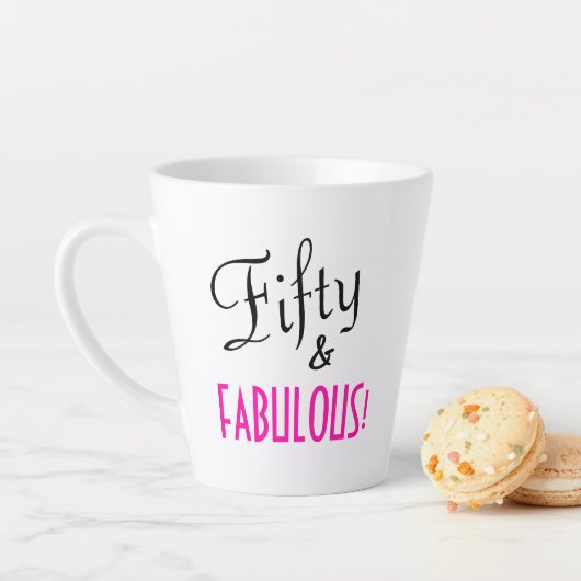 フィフティー&ファブラスレトロブラック&ピンク50誕生日 カフェラテマグ (インサイチュ)