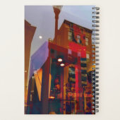 フィラデルフィアの通りに赤い反射 プランナー手帳 (裏面)