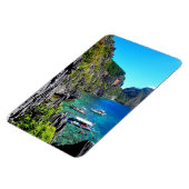 フィリピンのエルニド マグネット (左側)