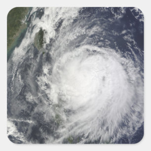 フィリピンを離れた台風Lupit スクエアシール