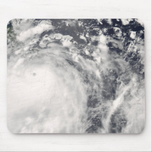 フィリピン上の台風Fengshen マウスパッド