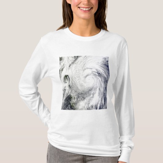 フィリピン海のチャバ台風 Tシャツ (正面)