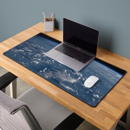 フィリピン海を横切る雲の影 デスクマット (オフィス2)