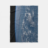 フィリピン海を横切る雲の影 フリースブランケット (正面)