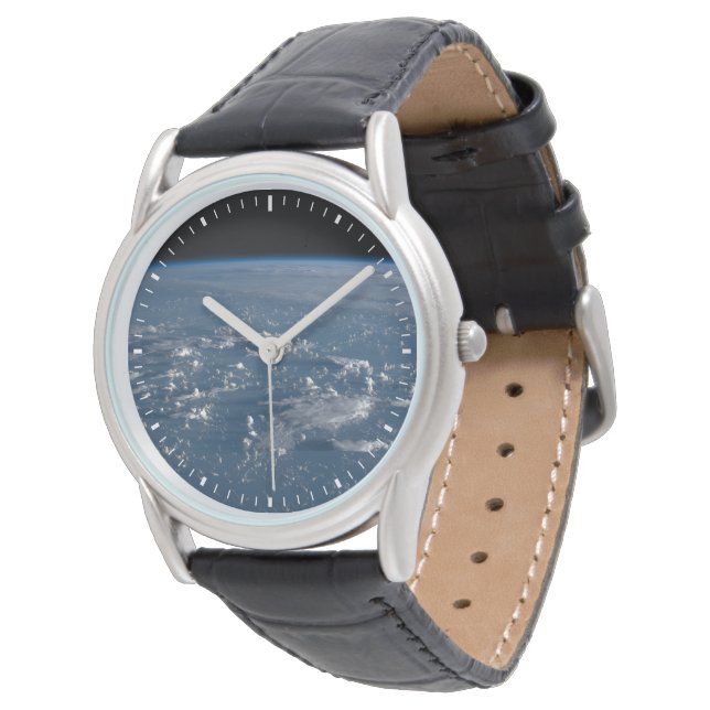 フィリピン海を横切る雲の影 腕時計 (アングル)