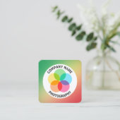 フィルターフラワー – グラディエントGrn、Yelw、赤 スクエア名刺 (スタンド正面)