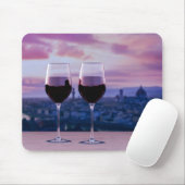 フィレンツェのスカイラインに赤ワインの2つのグラス マウスパッド (マウス)