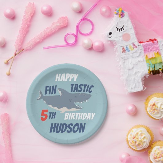 フィンタスティック幸せサメ誕生日パーティー、任意の年齢 ペーパープレート (パーティー)