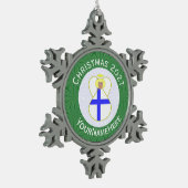 フィンランドの天使のクリスマスフラグ - 名前と年をカスタマイズ可能 スノーフレークピューターオーナメント (左)