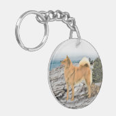 フィンランドスピッツ絵画アットシーショア – Dog Art キーホルダー (正面左)