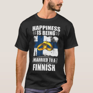 フィンランド人結婚したにとって幸福は Tシャツ