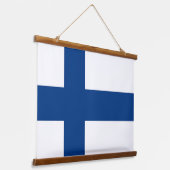 フィンランド国旗を掲げたウォールタペストリー 吊り下げ型タペストリー (傾斜あり)