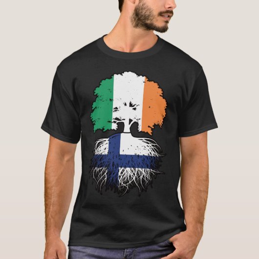 フィンランド語アイルランドの木のルーツ国旗 Tシャツ (正面)