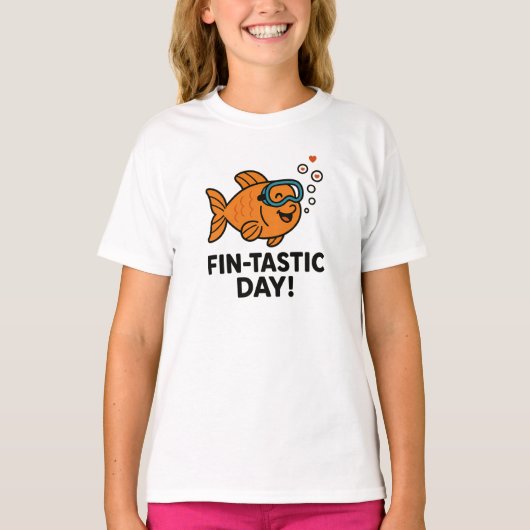 フィン・タスティック デイ オレンジ色の可愛い魚のデザイン Tシャツ (正面)