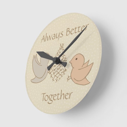 フィーダーで小さなベージュのバーディー – 一緒に良い。 ラウンド壁時計 (傾斜)