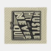 フィールドホッケーのハッスルやめヒットなし フリースブランケット (正面(横))