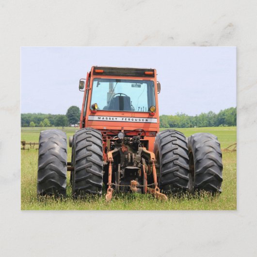 フィールド内の古いマッサージのキャブモデルトラクター ポストカード (正面)