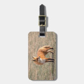 フィールド内の赤いキツネ ラゲッジタグ (正面縦)